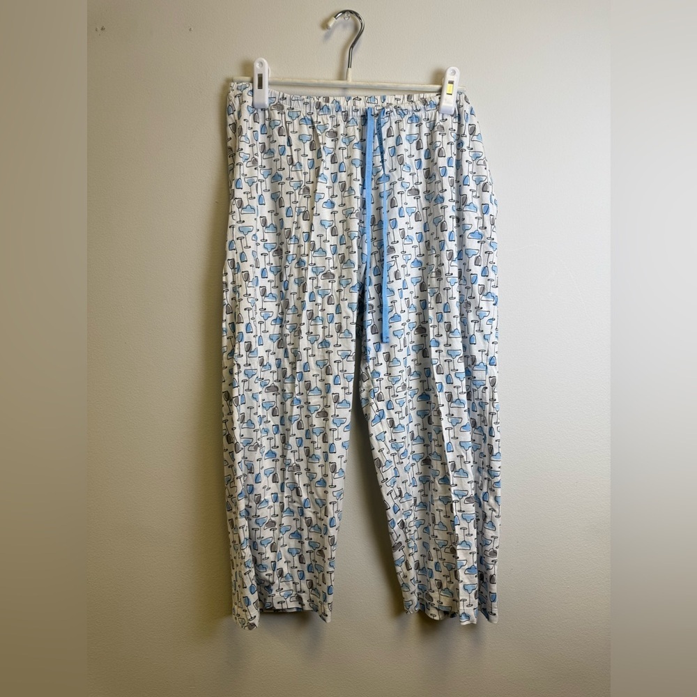 HUE Women's Blue and White Patterned Pajama Pants